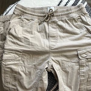 Men’s cargo khaki pants size small